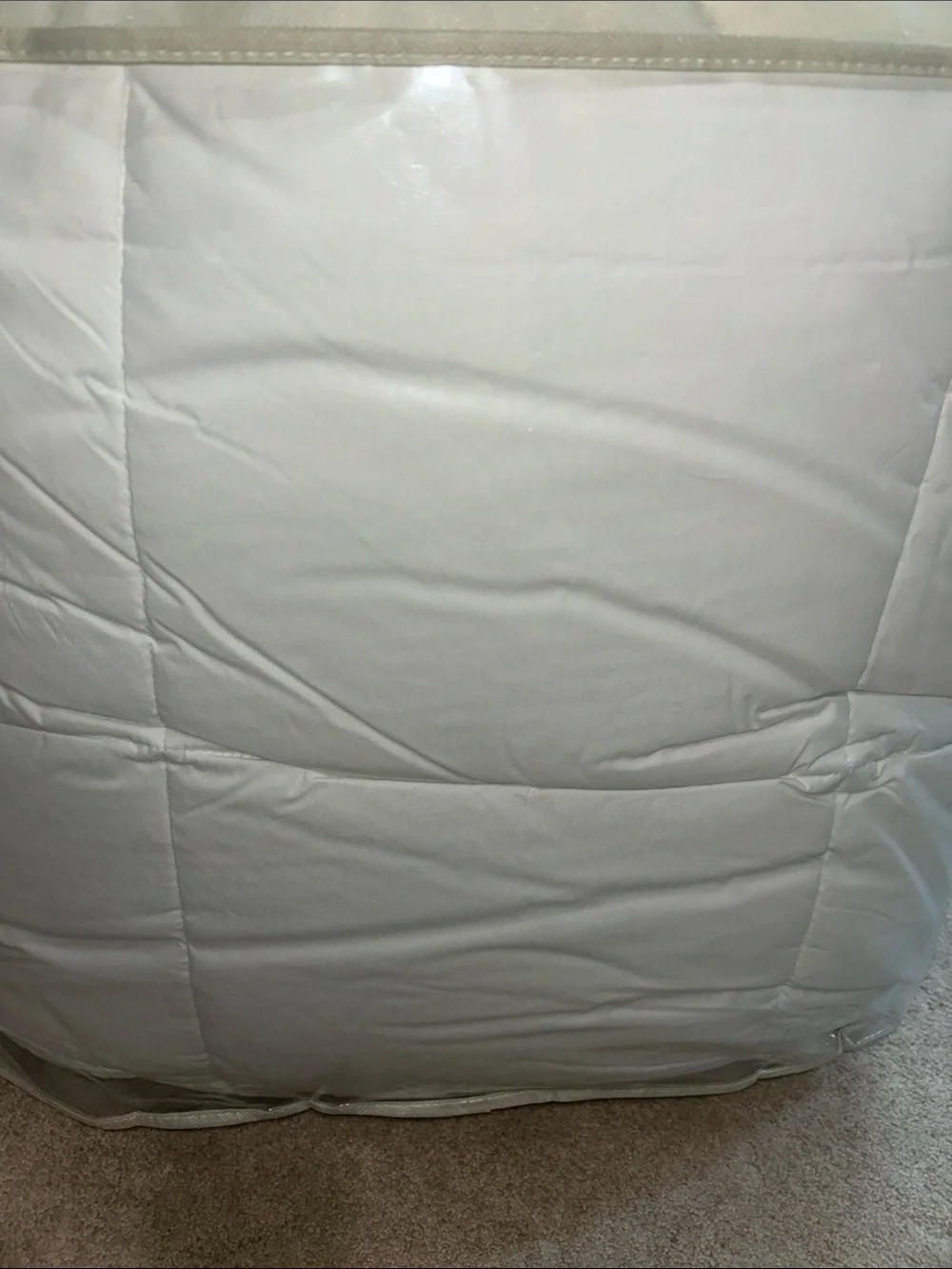 Casaluna F/Q Ultra Weight Premium Down Alternative Comforter